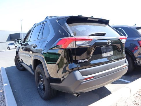 Used 2021 Toyota RAV4 LE w/ Carpet Mat Package (TMS) FWD image 2