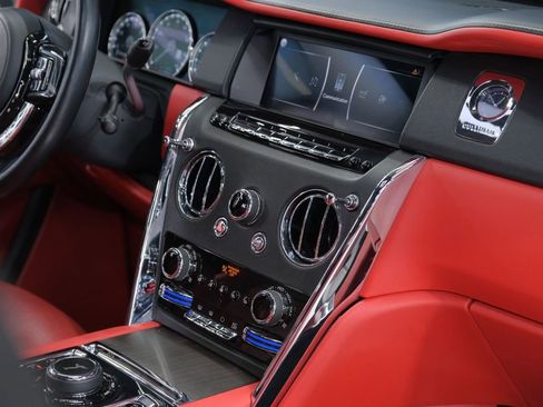 Used 2021 Rolls-Royce Cullinan image 46