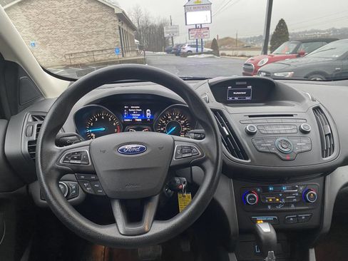 Used 2017 Ford Escape SE image 32