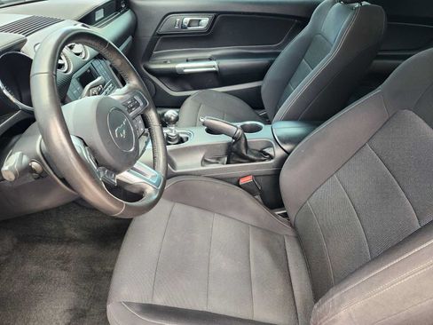 Used 2016 Ford Mustang Coupe RWD image 11