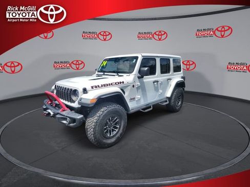 Used 2024 Jeep Wrangler Unlimited Rubicon AWD/4WD image 4