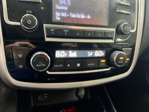 Used 2018 Nissan Altima 2.5 SL FWD image 16