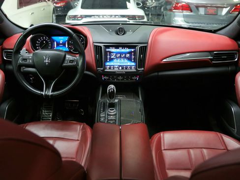 Used 2018 Maserati Levante S GranSport image 36