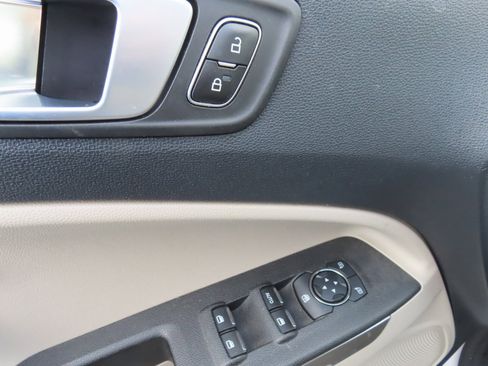 Used 2020 Ford EcoSport Titanium image 12