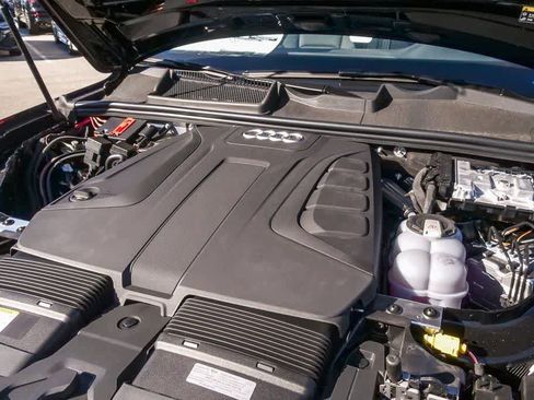 New 2026 Audi Q7 Premium image 25