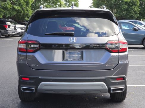 Certified 2024 Honda Pilot Touring image 24