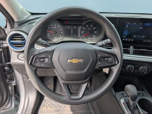 Certified 2025 Chevrolet Trax LS w/ LS Convenience Package image 20