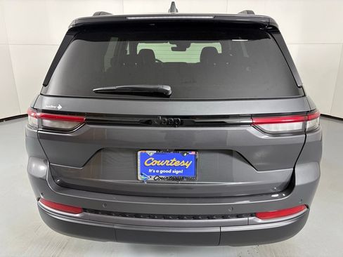 New 2026 Jeep Grand Cherokee Altitude RWD image 7