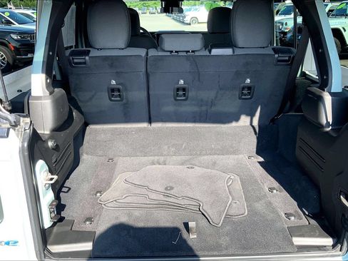Used 2024 Jeep Wrangler Unlimited w/ Convenience Group AWD/4WD image 9