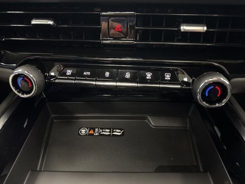 New 2026 Chevrolet Suburban Z71 w/ Z71 Off-Road Package AWD/4WD image 20