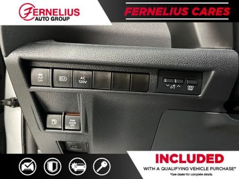 Used 2023 Toyota Sienna XSE AWD/4WD image 32