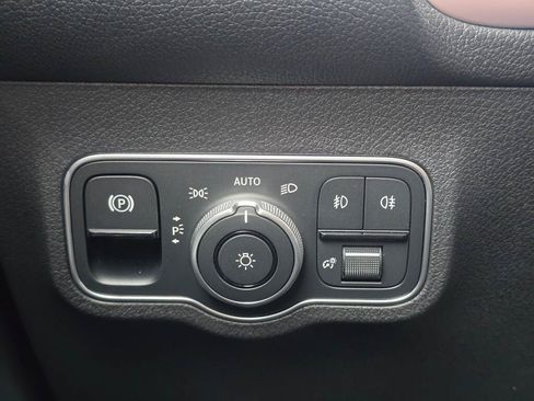 New 2026 Mercedes-Benz GLB 250 4MATIC image 38