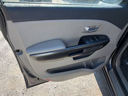 Used 2017 Kia Sedona LX FWD image 14