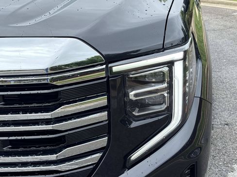 Used 2024 GMC Sierra 1500 SLT w/ SLT Premium Plus Package AWD/4WD image 12