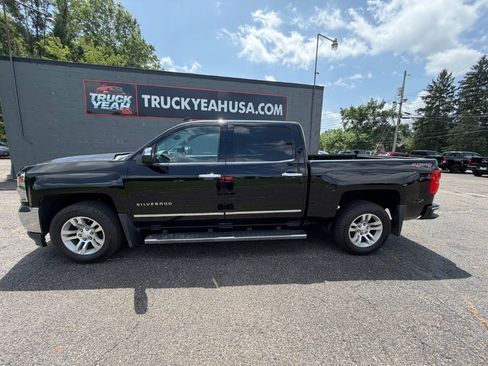 Used 2017 Chevrolet Silverado 1500 LTZ w/ LTZ Plus Package AWD/4WD image 2