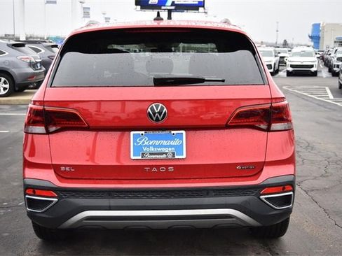 Certified 2022 Volkswagen Taos SEL w/ Panoramic Sunroof Package image 6