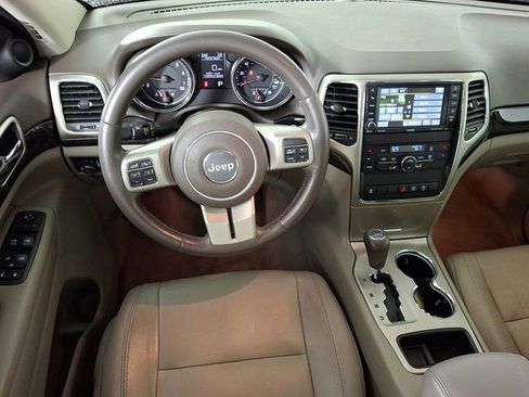 Used 2013 Jeep Grand Cherokee Laredo AWD/4WD image 2