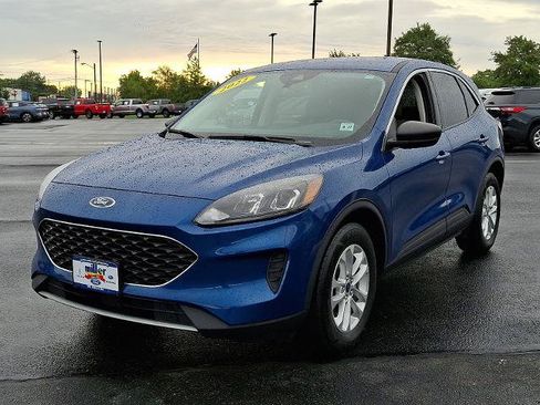 Certified 2022 Ford Escape SE AWD/4WD image 2