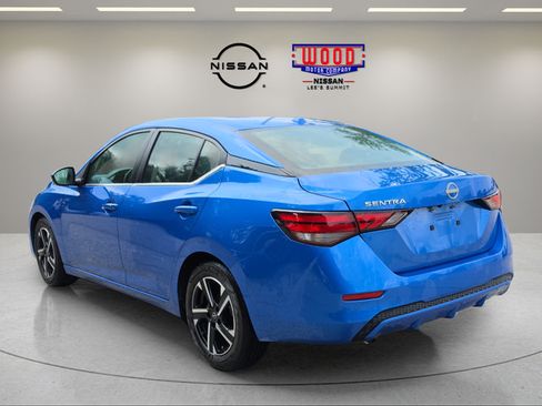 Used 2025 Nissan Sentra SV FWD image 4