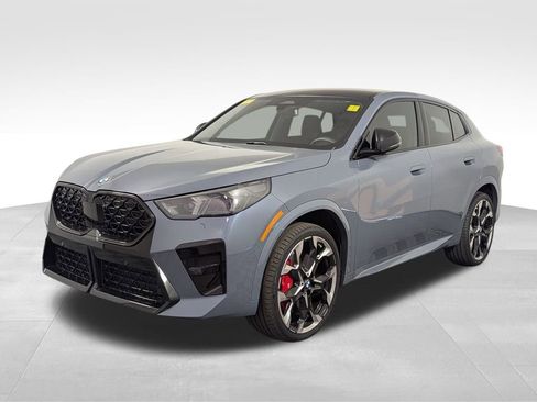 Used 2025 BMW X2 xDrive28i w/ M Sport Package image 2