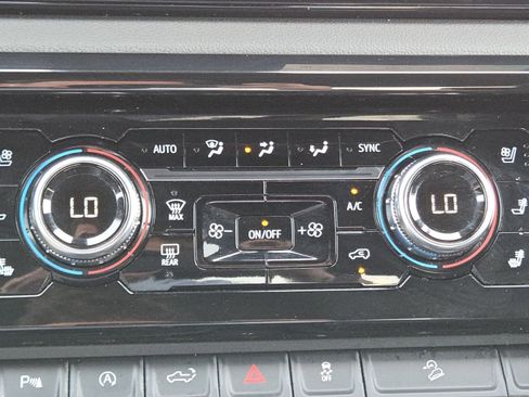 Used 2025 GMC Sierra 1500 AT4 AWD/4WD image 35