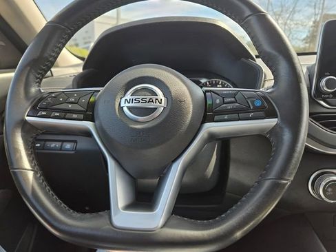 Used 2022 Nissan Altima 2.5 SV w/ SV Premium Package image 16