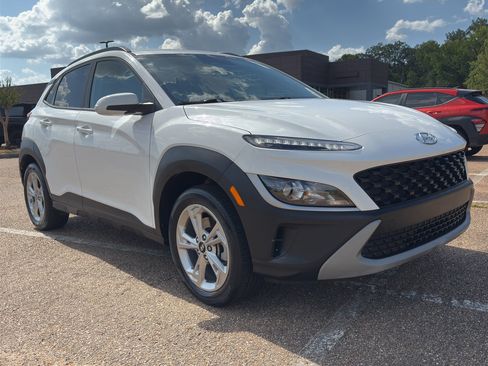 Used 2023 Hyundai Kona SEL w/ Cargo Package AWD/4WD image 1