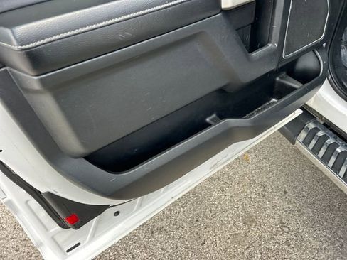 Used 2015 Ford F150 Lariat image 34