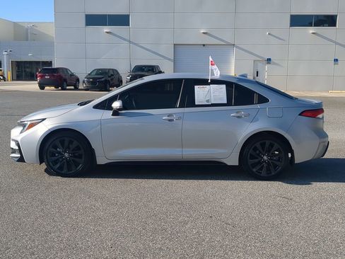 Used 2023 Toyota Corolla SE image 16