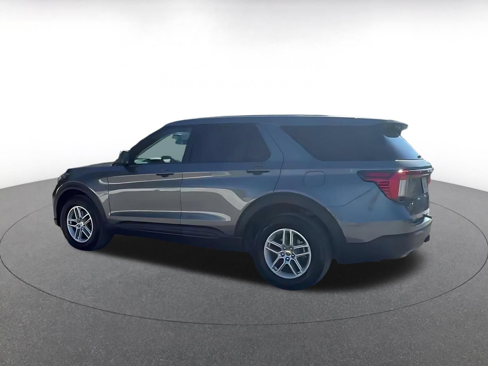 Used 2026 Ford Explorer Active AWD/4WD image 9
