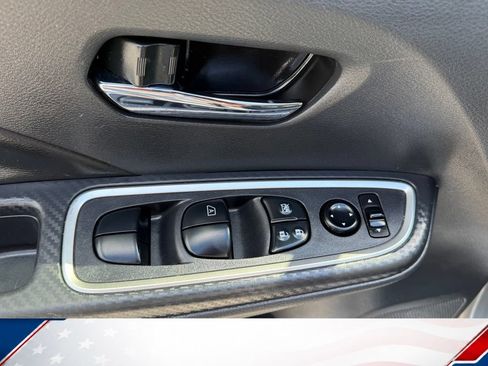 Used 2021 Nissan Versa SR w/ Electronics Package FWD image 15