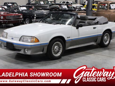 Used 1988 Ford Mustang GT RWD image 1