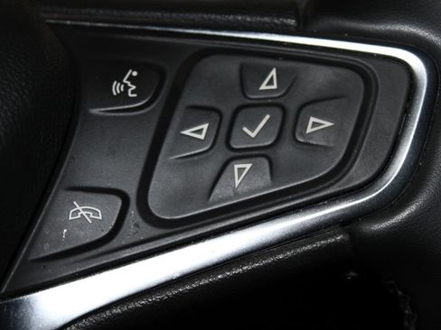 Used 2025 Chevrolet Malibu LT FWD image 39