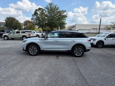 New 2025 Lincoln Corsair FWD w/ Equipment Group 101A image 3