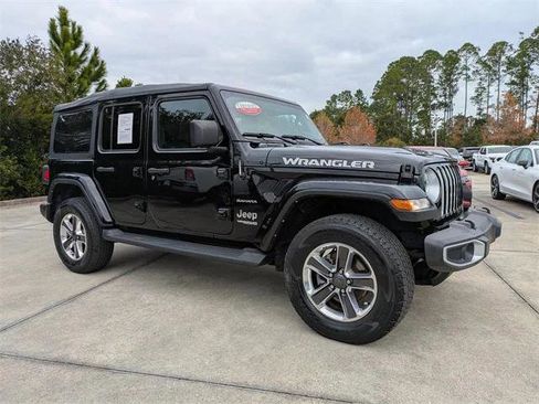 Certified 2022 Jeep Wrangler Unlimited Sahara image 2
