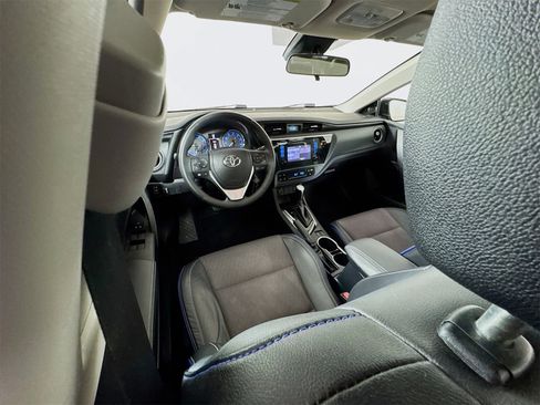 Used 2017 Toyota Corolla SE image 20