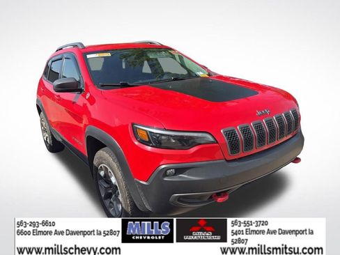 Used 2019 Jeep Cherokee Trailhawk w/ Cold Weather Group AWD/4WD image 2