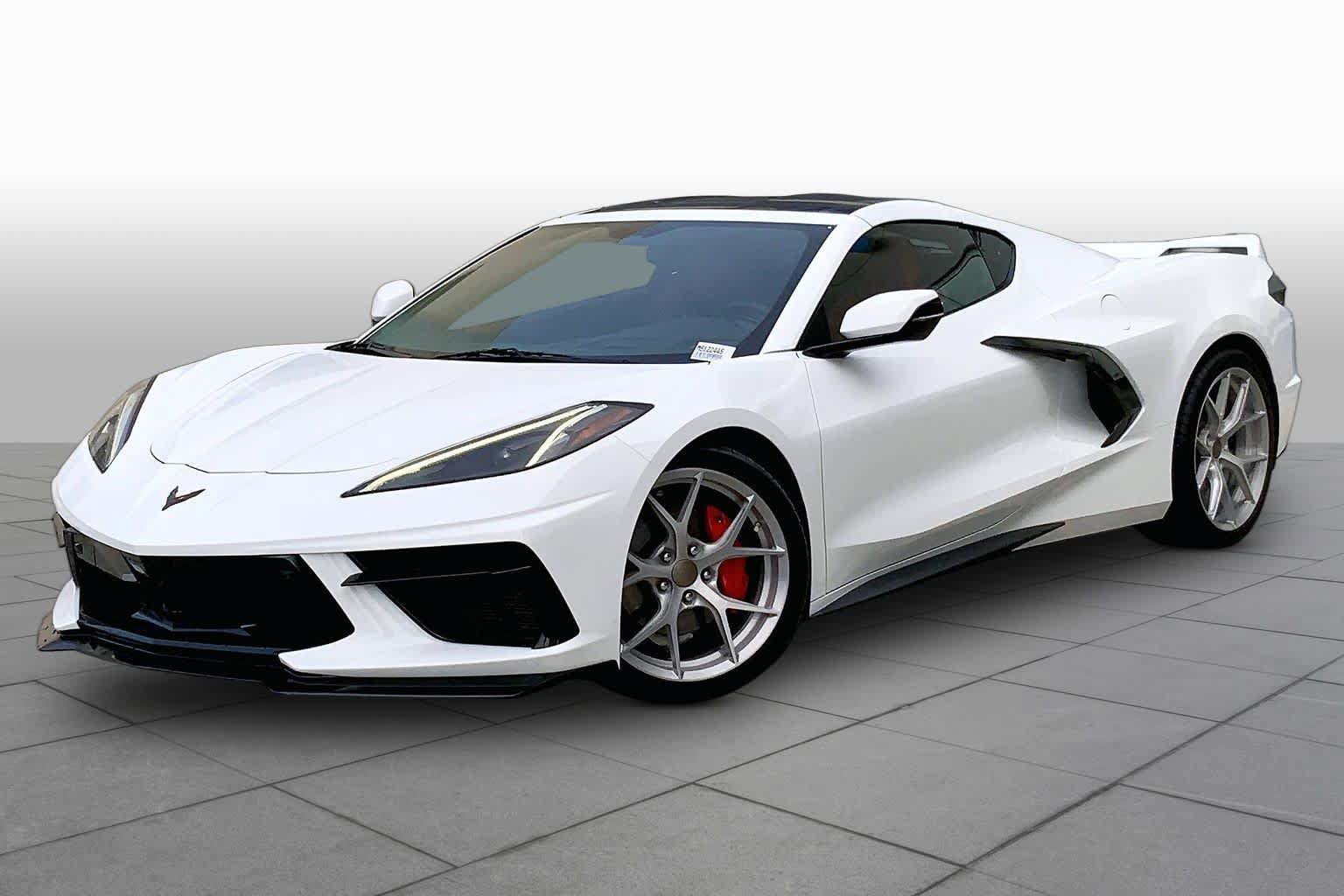 Used 2021 Chevrolet Corvette Stingray Preferred Cpe w/ Engine Appearance Package RWD image 2