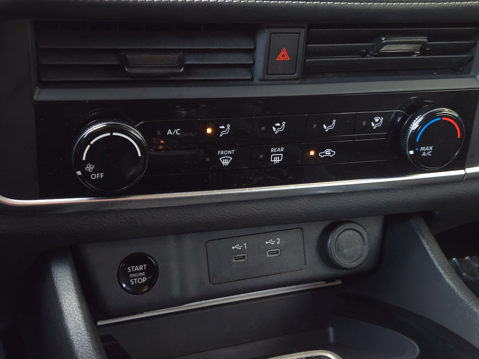 Used 2024 Nissan Rogue S AWD/4WD image 18
