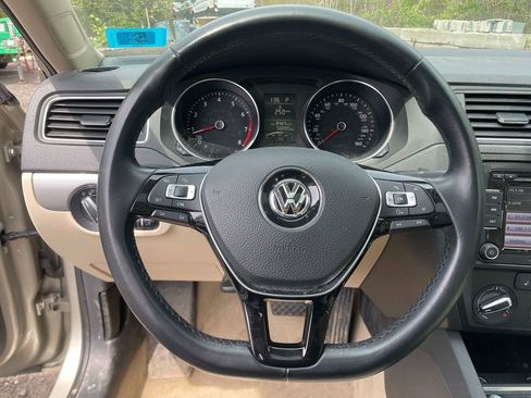 Used 2015 Volkswagen Jetta SE FWD image 15