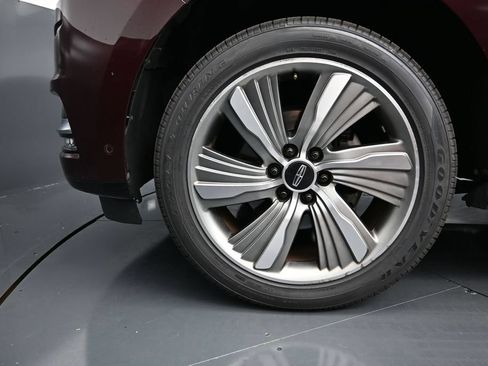 Used 2018 Lincoln Navigator Reserve w/ Technology Package AWD/4WD image 13