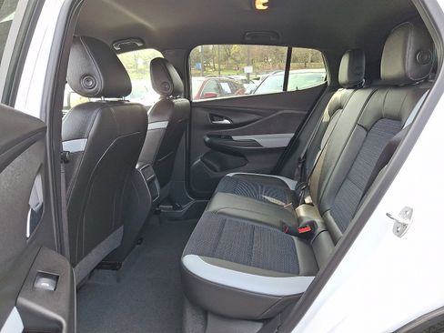 Used 2025 Buick Envista Preferred w/ Convenience I Package FWD image 10
