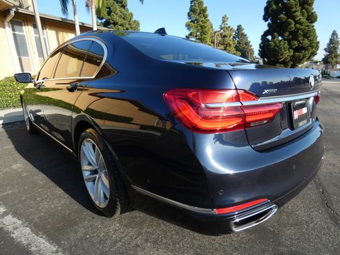 Used 2016 BMW 750i xDrive image 12