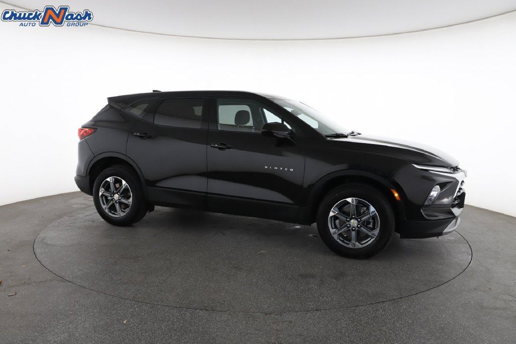 Used 2026 Chevrolet Blazer LT FWD image 15