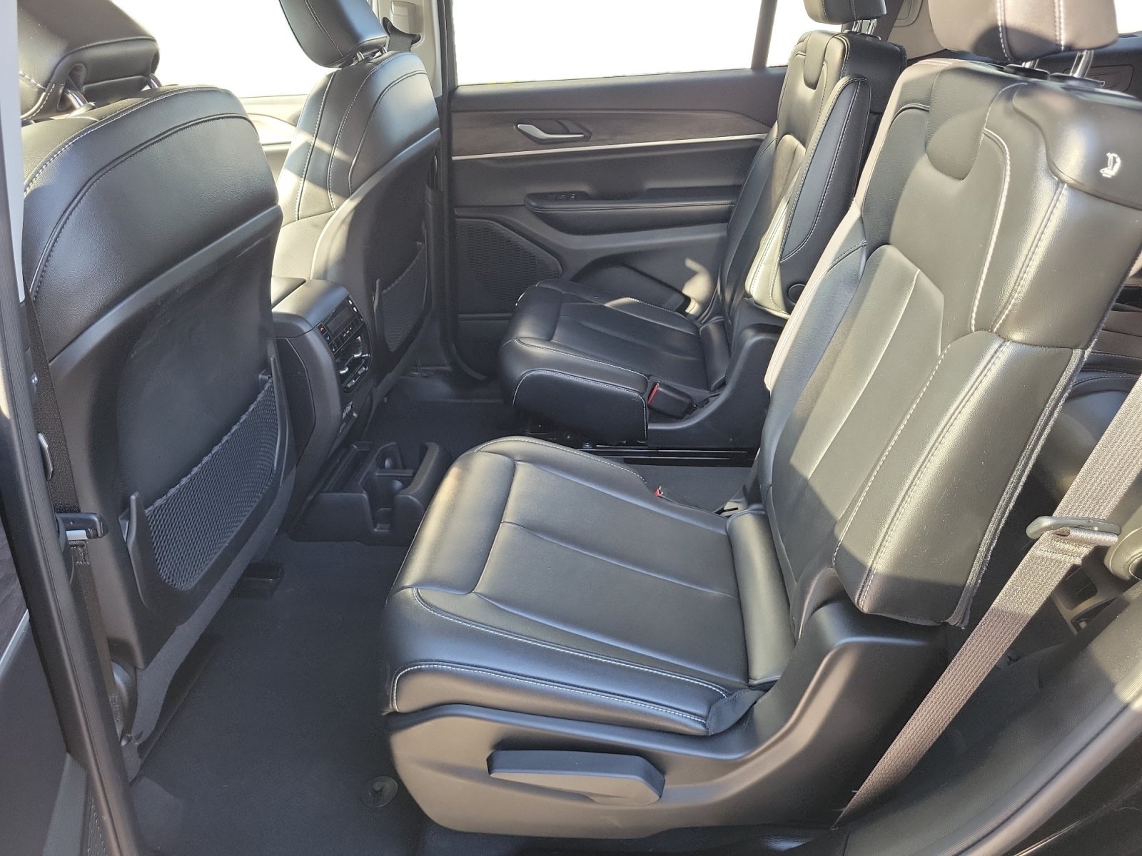 Used 2023 Jeep Grand Cherokee L Limited AWD/4WD image 26