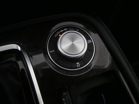 Used 2024 INFINITI QX80 Luxe image 28