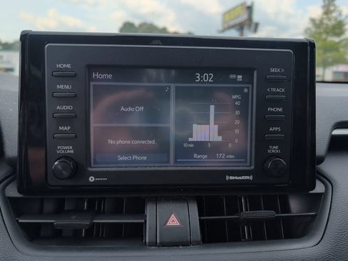 Used 2020 Toyota RAV4 XLE FWD image 8