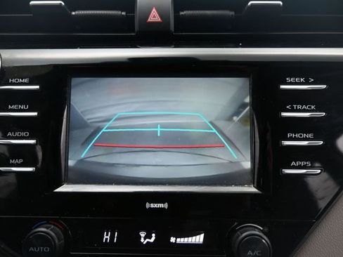 Used 2020 Toyota Camry SE w/ Cold Weather Package image 16