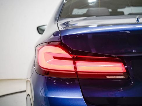 Used 2023 BMW 530i w/ Premium Package RWD image 9