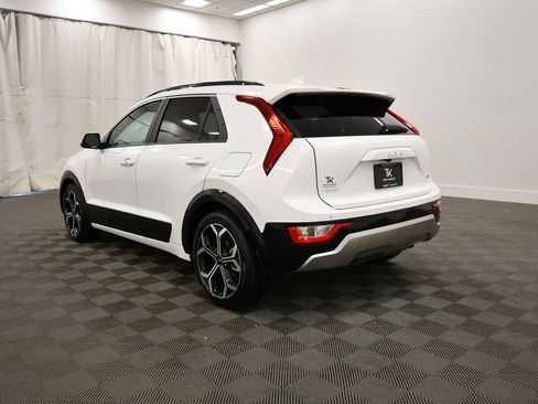 Certified 2025 Kia Niro EX Touring FWD image 5